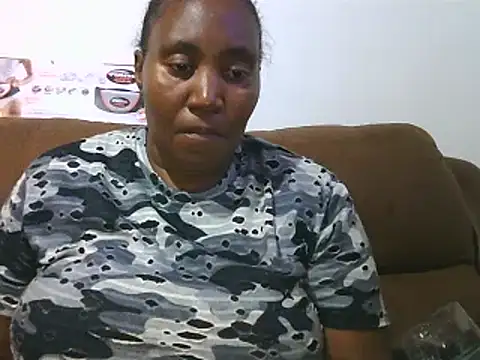 Snapshot of ebonytitts4u chatting on 4, 12, 2025 ebonytitts4u online show from 4, 12, 2025