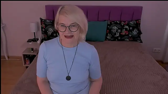 sabrinamacmarren online show from 6, 2, 2025