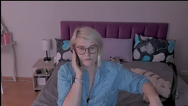 sabrinamacmarren online show from 21, 2, 2025