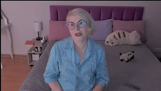 sabrinamacmarren online show from 13, 3, 2025