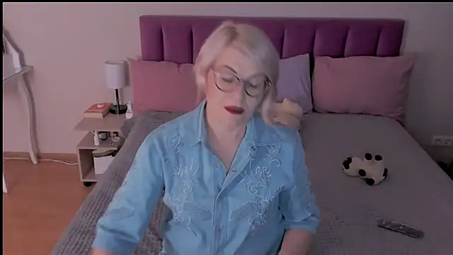 sabrinamacmarren online show from 21, 3, 2025