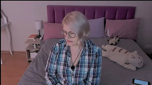 sabrinamacmarren online show from 22, 3, 2025