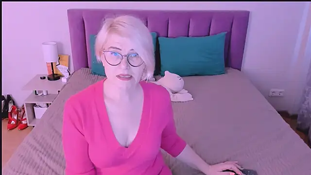 sabrinamacmarren online show from 26, 9, 2025