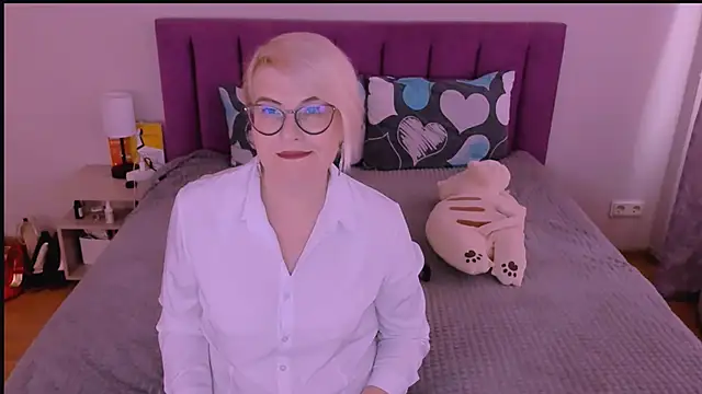 sabrinamacmarren online show from 5, 10, 2025