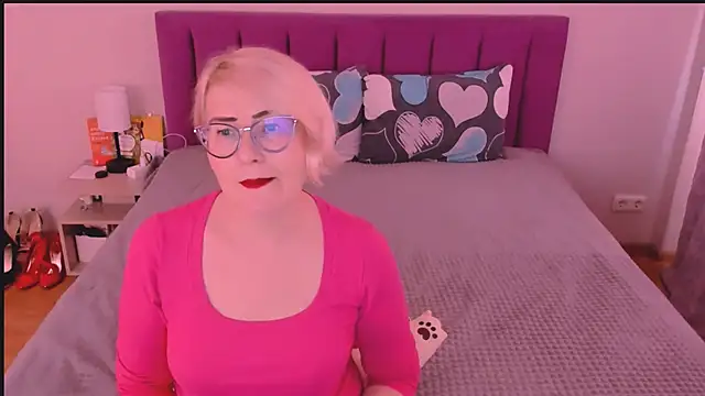 sabrinamacmarren online show from 17, 10, 2025