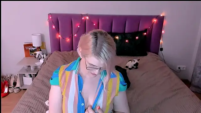 sabrinamacmarren online show from 13, 12, 2025