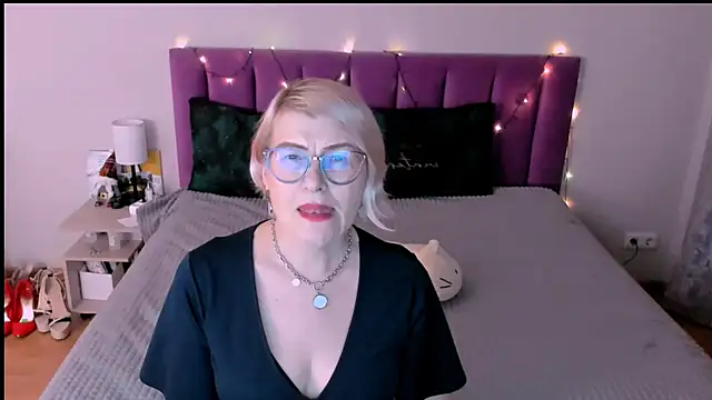 sabrinamacmarren online show from 20, 12, 2025