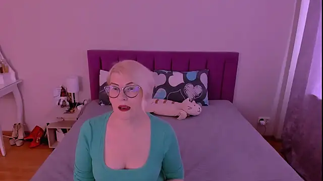 sabrinamacmarren online show from 2, 2, 2026