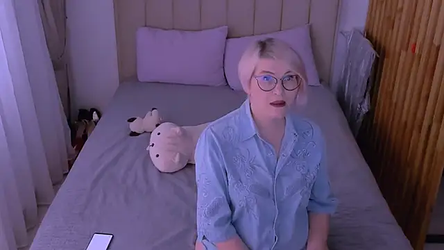 sabrinamacmarren online show from 25, 3, 2026