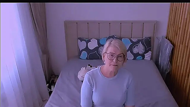 sabrinamacmarren online show from 17, 4, 2026