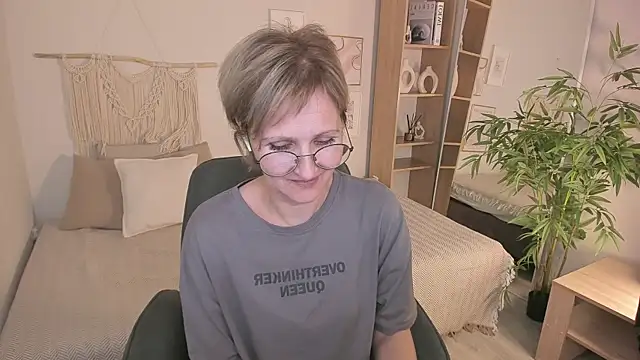 Paris Cherry online show from 26, 10, 2025