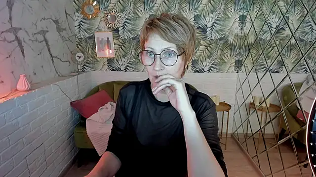 Paris Cherry online show from 5, 8, 2026