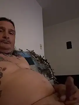 Snapshot of tazzfazz chatting on 18, 5, 2026 tazzfazz online show from 18, 5, 2026