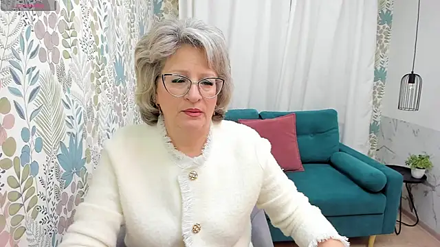 Snapshot of EvelynJoyful chatting on 4, 2, 2025 EvelynJoyful online show from 4, 2, 2025