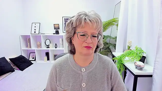 EvelynJoyful online show from 21, 11, 2025