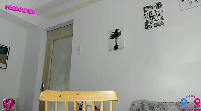 hottycrishina online show from 8, 3, 2025