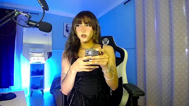 charlottesexxx online show from 4, 5, 2026