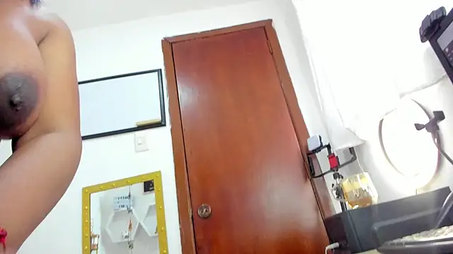 LadyNahir online show from 30, 10, 2025