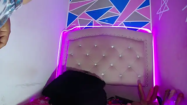 Snapshot of violetaass chatting on 24, 7, 2026 violetaass online show from 24, 7, 2026
