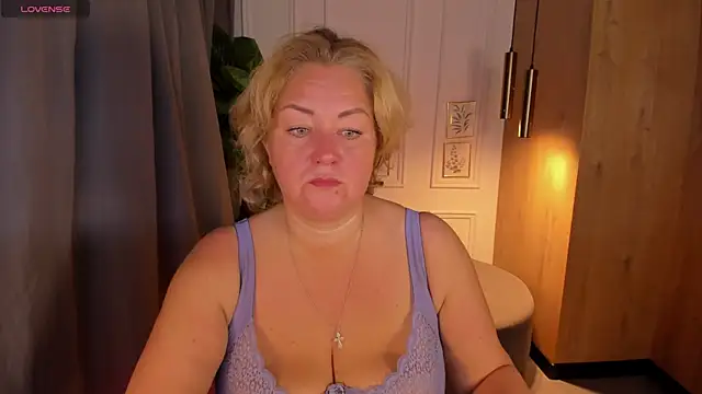 JenniferLight online show from 28, 9, 2025