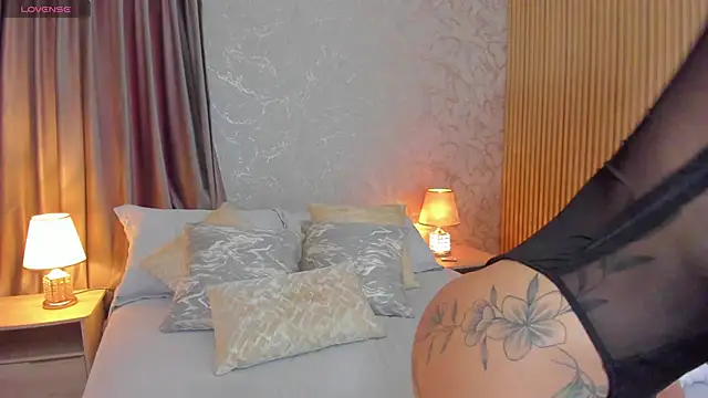 Snapshot of Sarah_Stone_ chatting on 18, 10, 2025 Sarah Stone online show from 18, 10, 2025