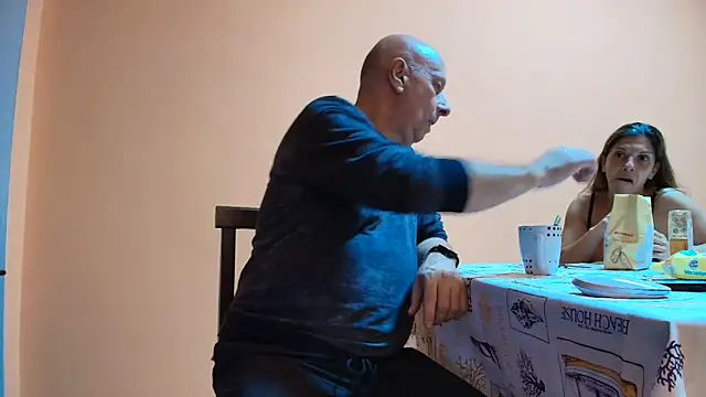 Snapshot of Lucy_and_Marco chatting on 2, 11, 2025 Lucy and Marco online show from 2, 11, 2025