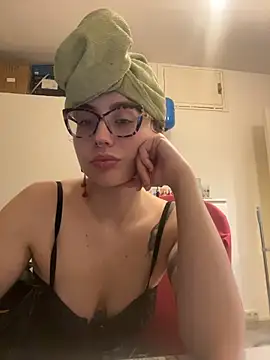 Snapshot of ladyturtle chatting on 26, 4, 2026 ladyturtle online show from 26, 4, 2026