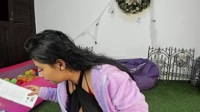 AbbyTaylorr online show from 8, 10, 2025