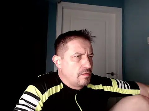 Snapshot of MisterFaithRO chatting on 21, 4, 2026 MisterFaithRO online show from 21, 4, 2026