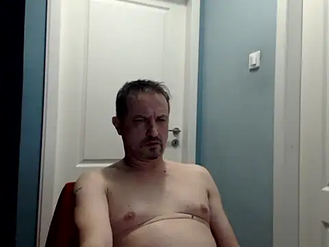 Snapshot of MisterFaithRO chatting on 2, 5, 2026 MisterFaithRO online show from 2, 5, 2026