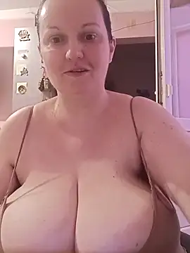 BustyLadyAlma online show from 1, 3, 2026