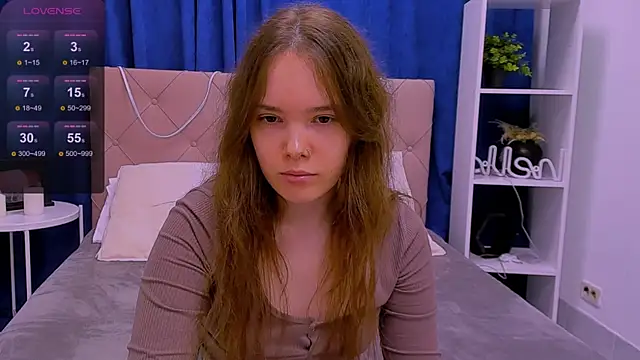 Janie JJ Curvie online show from 15, 3, 2026