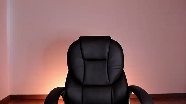 HazelKush online show from 6, 10, 2025