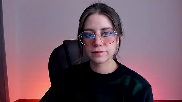 HazelKush online show from 18, 11, 2025