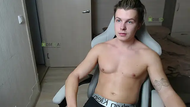 Sunny-Girl1 online show from 2, 3, 2025