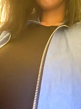 Snapshot of misscectito13 chatting on 24, 10, 2025 misscectito13 online show from 24, 10, 2025