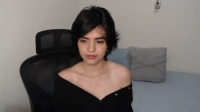 Snapshot of mia_collins_x chatting on 7, 7, 2026 mia collins x online show from 7, 7, 2026