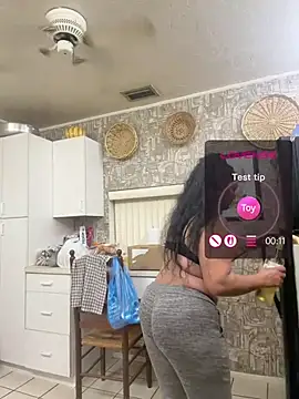 PichyPrettyPussy online show from 20, 5, 2026