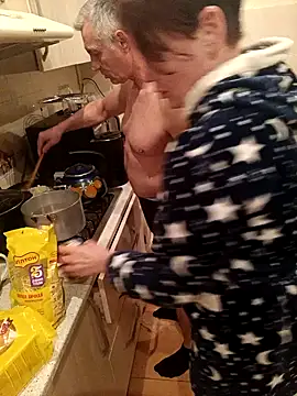  lady red  online show from 10, 1, 2025