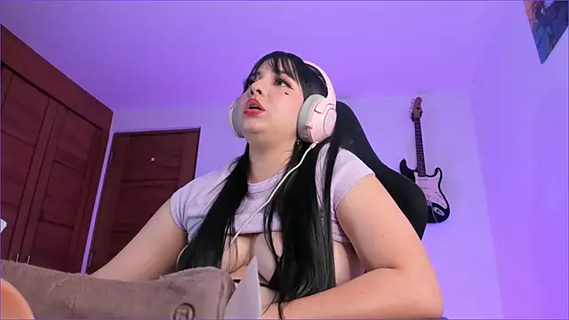 Elle online show from 17, 3, 2025