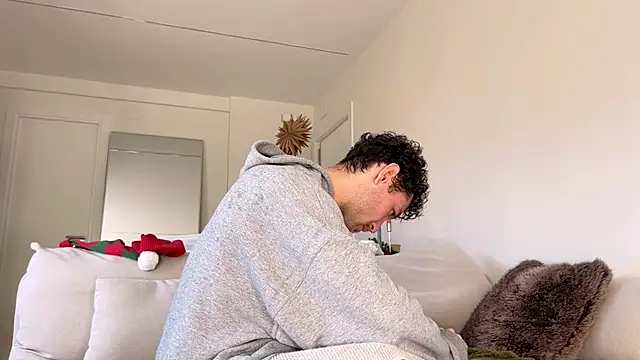 Snapshot of Harry_Jen chatting on 30, 12, 2024 Harry Jen online show from 30, 12, 2024