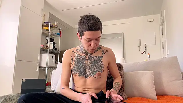 Snapshot of Harry_Jen chatting on 19, 1, 2025 Harry Jen online show from 19, 1, 2025