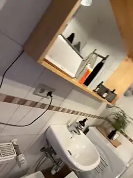 Snapshot of Jayjay1999x chatting on 6, 1, 2025 Jayjay1999x online show from 6, 1, 2025