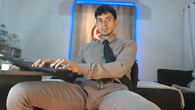 Andrew 4  online show from 10, 10, 2025