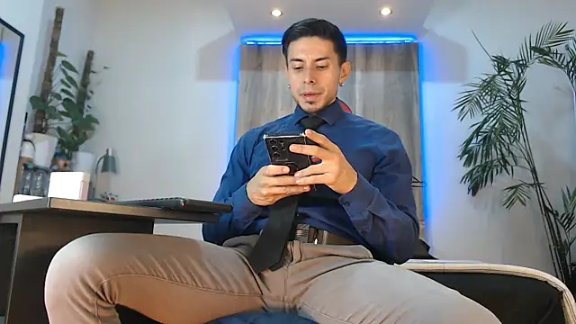 Andrew 4  online show from 31, 5, 2026