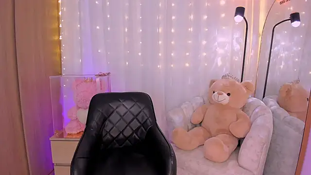 AmyDavis  online show from 8, 10, 2025