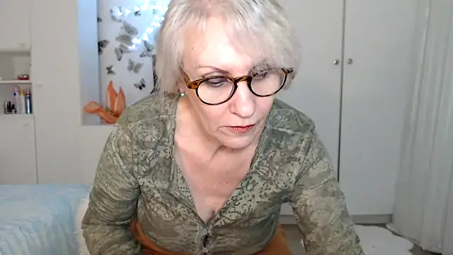 Ghertrude52 online show from 18, 2, 2025