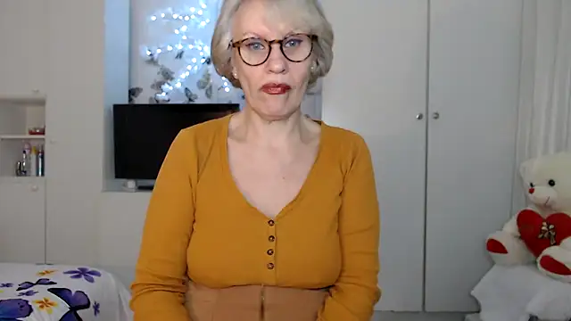 Ghertrude52 online show from 5, 3, 2025