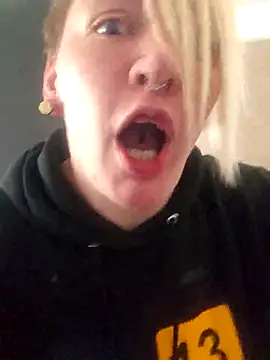 Snapshot of PinkTheHawk chatting on 21, 2, 2026 PinkTheHawk online show from 21, 2, 2026