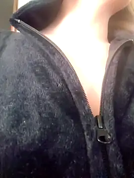 Snapshot of PinkTheHawk chatting on 4, 3, 2026 PinkTheHawk online show from 4, 3, 2026